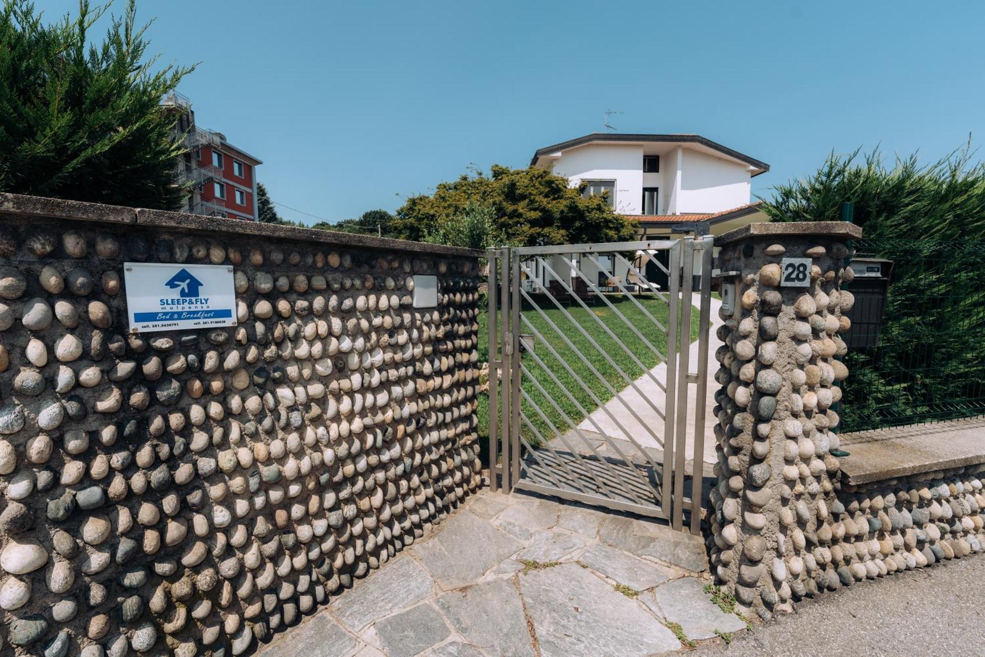 Bed and Breakfast Sleep & Fly Malpensa Case Nuove  Exteriér fotografie